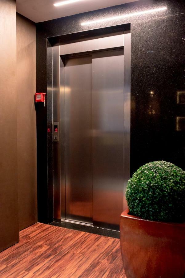 Jockey Class Hotel Терезина Экстерьер фото